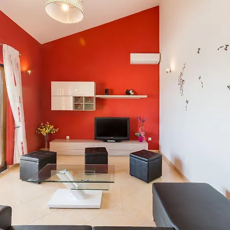Familiaeres Ferienhaus Mit Privatpool Im Gruenen Dom wakacyjny Poreč